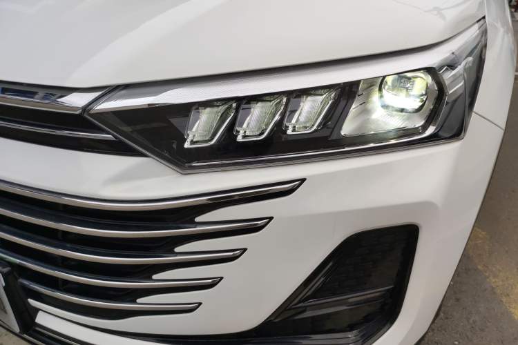 Used Bestune T77 2023 1.5T Automatic Luxury Model Left Front Headlight