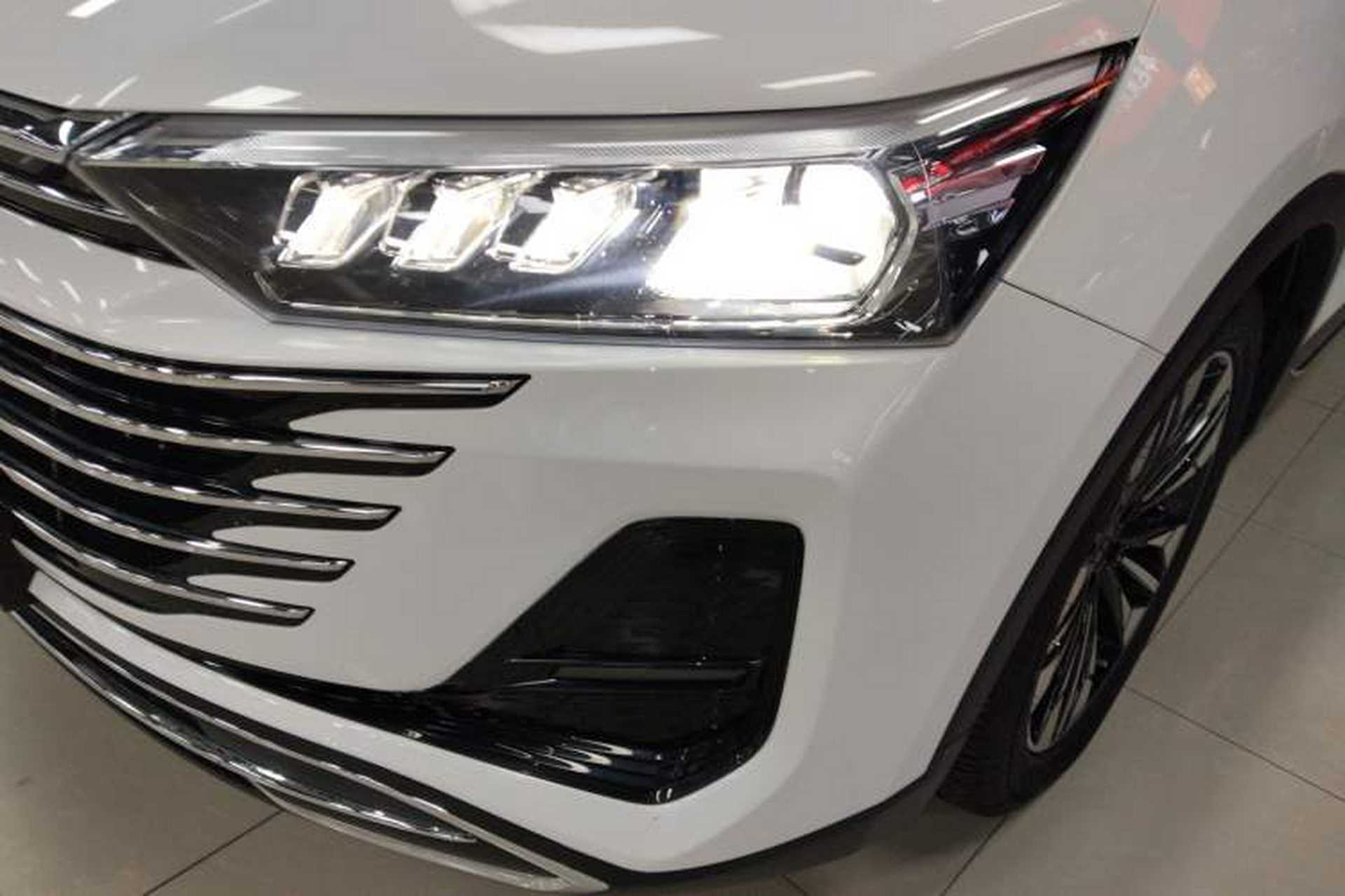 Used Bestune T77 2023 1.5T Automatic Luxury Model Left Front Headlight