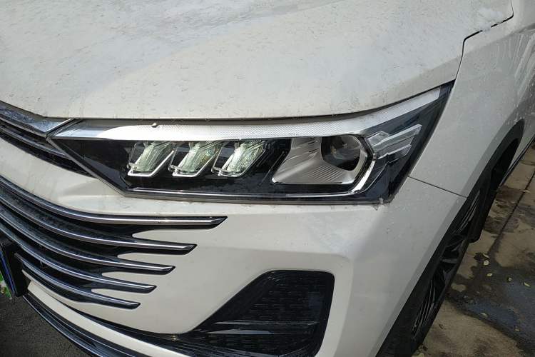 Used Bestune T77 2023 1.5T Automatic Luxury Model Left Front Headlight