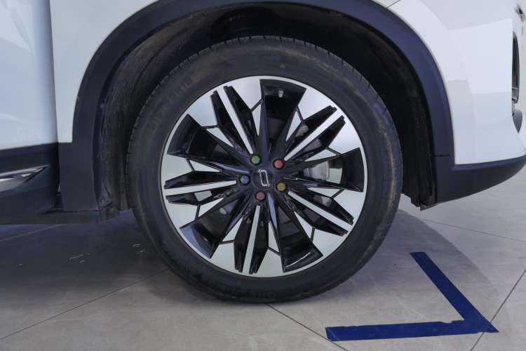 Used Bestune T77 2023 1.5T Automatic Luxury Model Left Front Wheel Hub