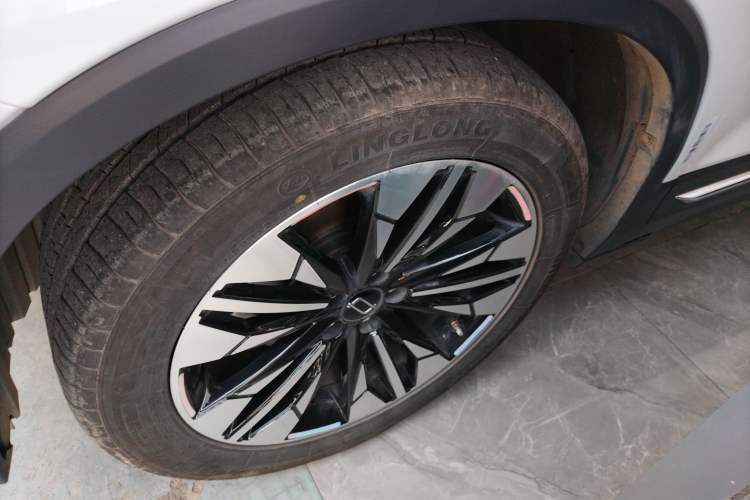 Used Bestune T77 2023 1.5T Automatic Luxury Model Left Front Wheel Hub