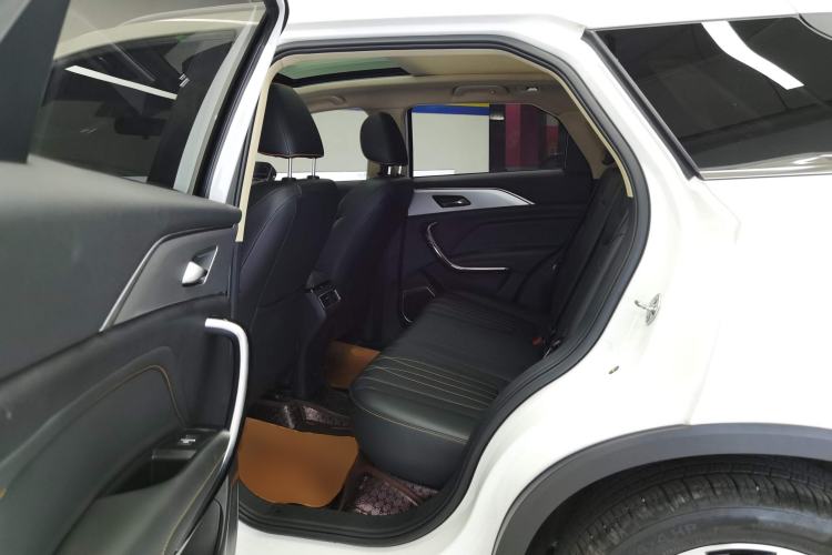 Used Bestune T77 2023 1.5T Automatic Luxury Model Left Rear Seat