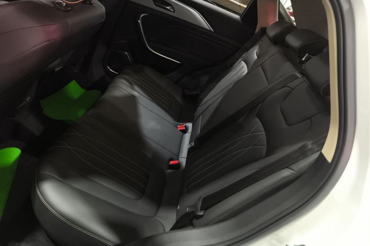 Used Bestune T77 2023 1.5T Automatic Luxury Model Left Rear Seat