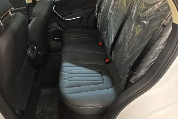 Used Bestune T77 2023 1.5T Automatic Luxury Model Left Rear Seat