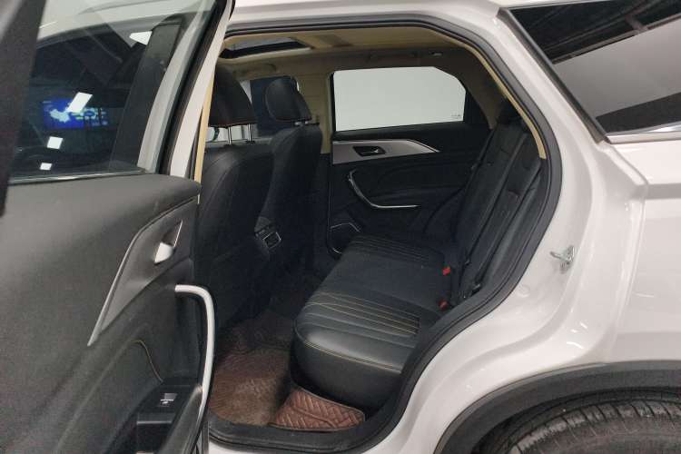 Used Bestune T77 2023 1.5T Automatic Luxury Model Left Rear Seat