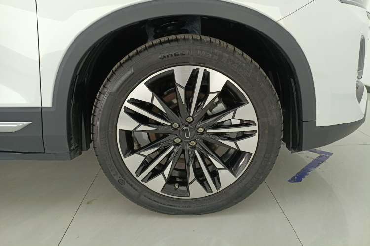 Used Bestune T77 2023 1.5T Automatic Luxury Model Left Rear Wheel Hub