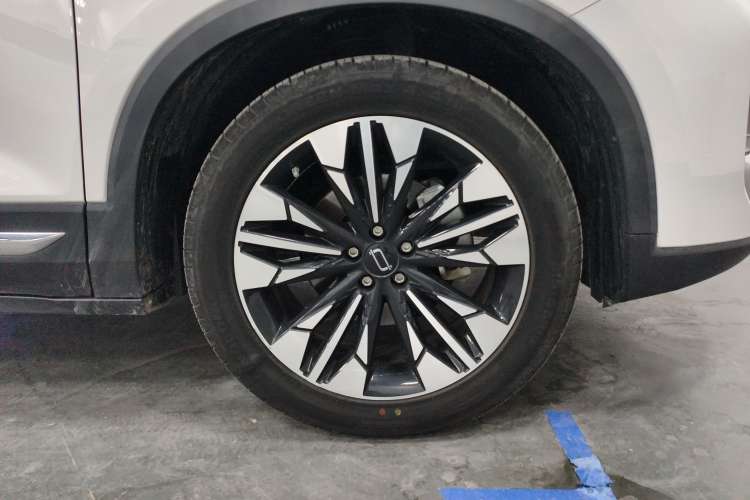 Used Bestune T77 2023 1.5T Automatic Luxury Model Left Rear Wheel Hub