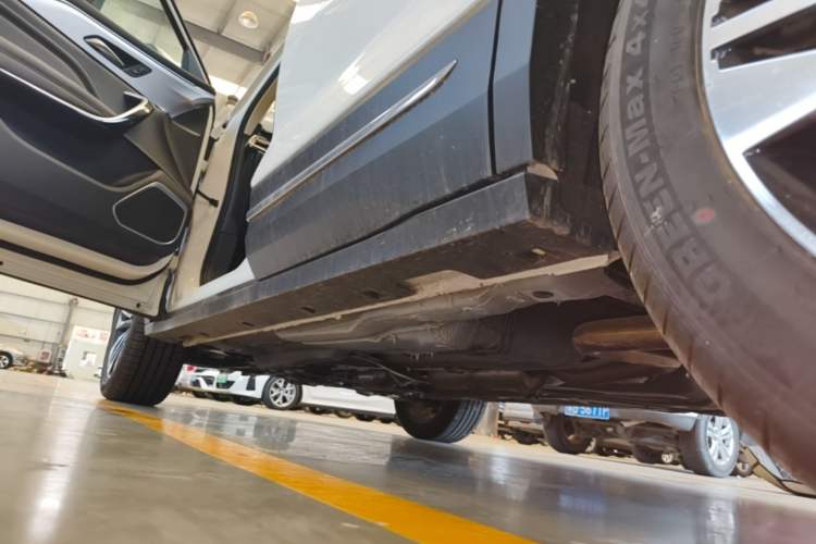 Used Bestune T77 2023 1.5T Automatic Luxury Model Left Side Sill