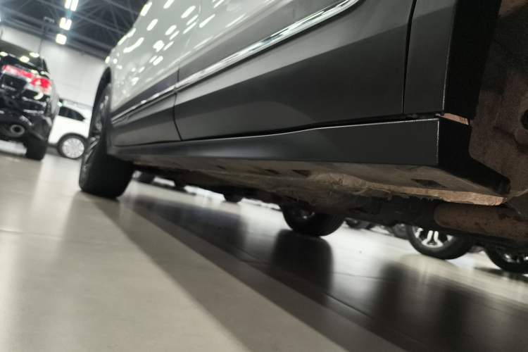 Used Bestune T77 2023 1.5T Automatic Luxury Model Left Side Sill