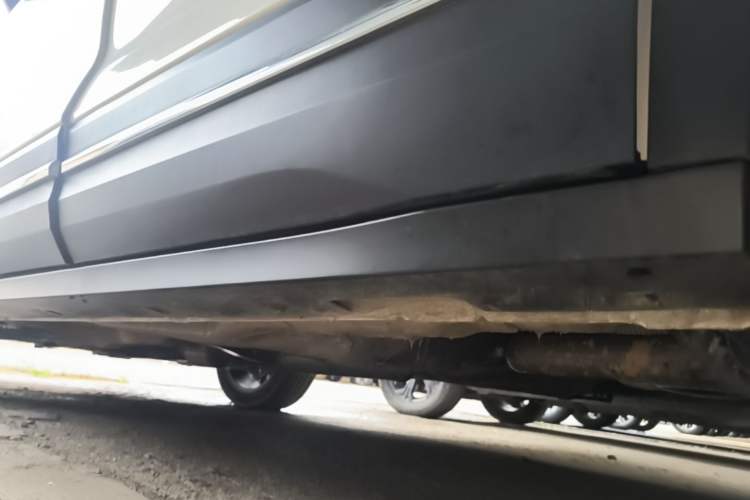 Used Bestune T77 2023 1.5T Automatic Luxury Model Left Side Sill