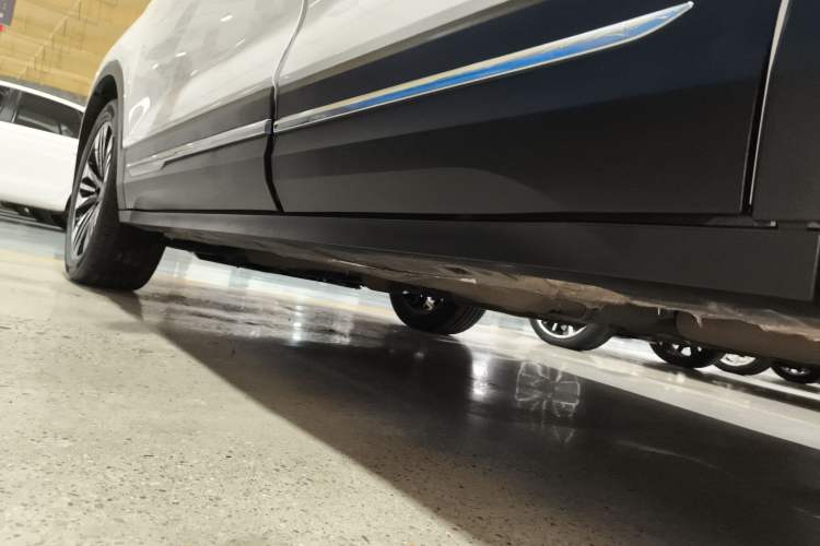 Used Bestune T77 2023 1.5T Automatic Luxury Model Left Side Sill