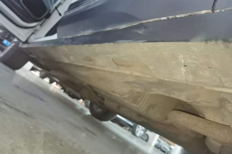 Used Bestune T77 2023 1.5T Automatic Luxury Model Left Side Sill