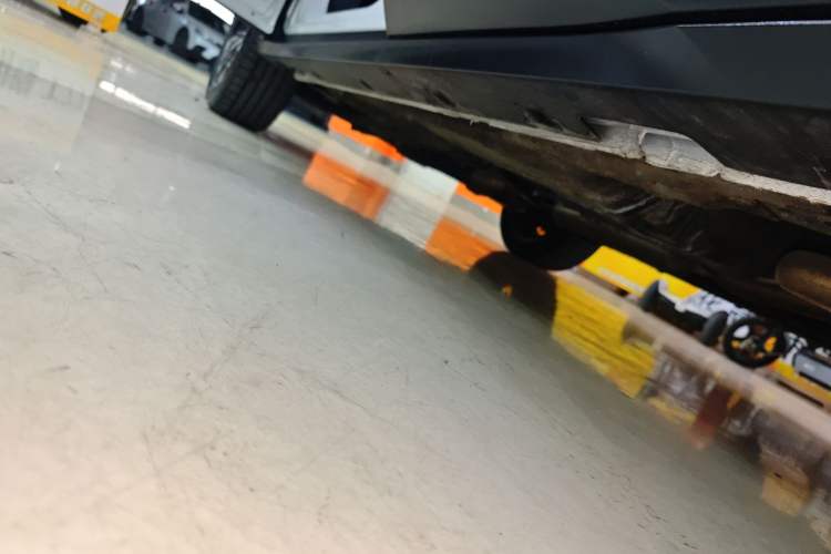 Used Bestune T77 2023 1.5T Automatic Luxury Model Left Side Sill