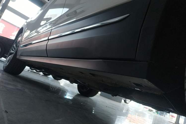 Used Bestune T77 2023 1.5T Automatic Luxury Model Left Side Sill