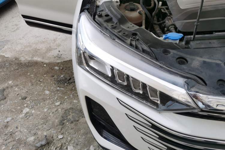 Used Bestune T77 2023 1.5T Automatic Premium Edition Right Front Headlight