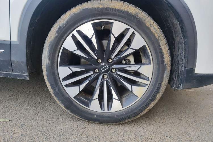 Used Bestune T77 2023 1.5T Automatic Luxury Model Right Front Wheel Hub
