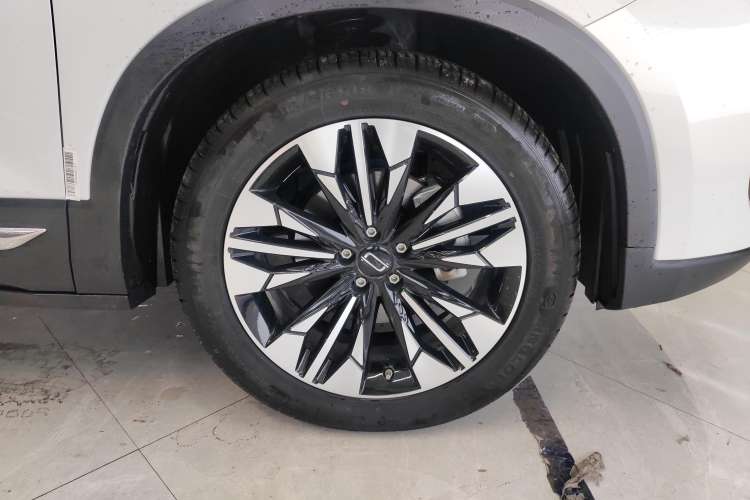 Used Bestune T77 2023 1.5T Automatic Luxury Model Right Front Wheel Hub