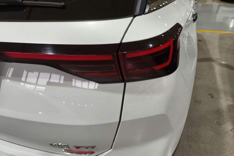 Used Bestune T77 2023 1.5T Automatic Luxury Model Right Rear Taillight