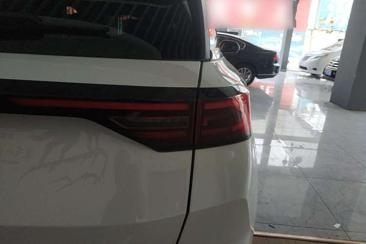 Used Bestune T77 2023 1.5T Automatic Luxury Model Right Rear Taillight