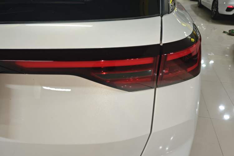 Used Bestune T77 2023 1.5T Automatic Luxury Model Right Rear Taillight