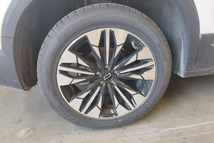 Used Bestune T77 2023 1.5T Automatic Luxury Model Right Rear Wheel Hub