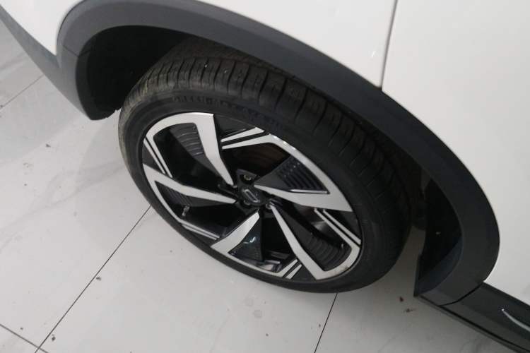 Used Bestune T77 2023 1.5T Automatic Premium Edition Right Rear Wheel Hub