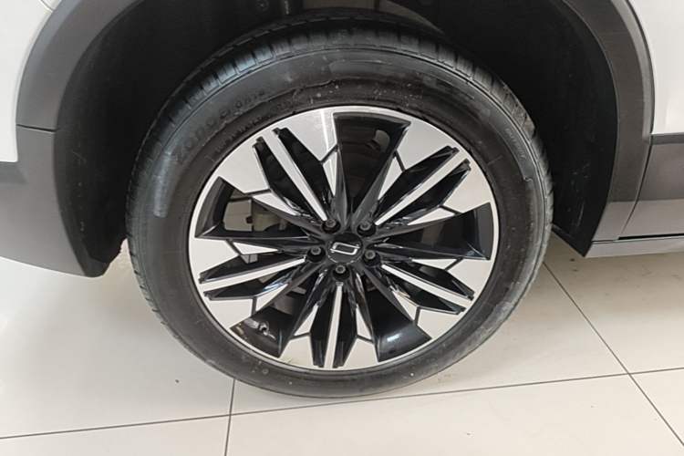Used Bestune T77 2023 1.5T Automatic Luxury Model Right Rear Wheel Hub