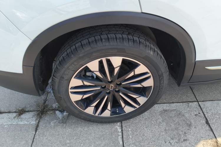 Used Bestune T77 2023 1.5T Automatic Luxury Model Right Rear Wheel Hub
