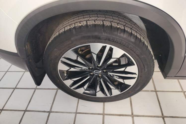 Used Bestune T77 2023 1.5T Automatic Luxury Model Right Rear Wheel Hub