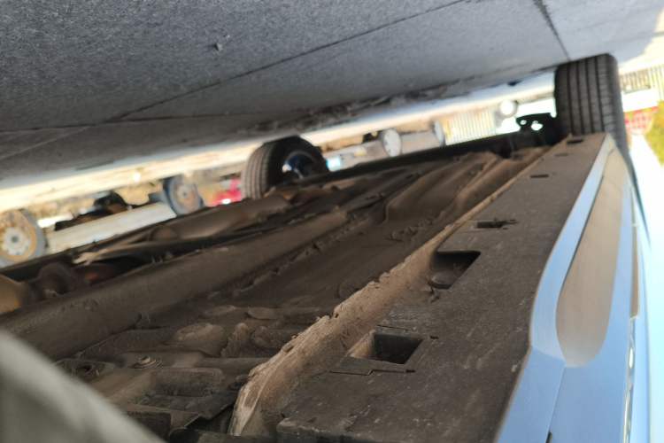 Used Bestune T77 2023 1.5T Automatic Luxury Model Right Side Sill