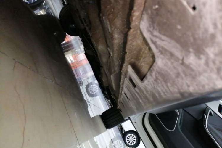 Used Bestune T77 2023 1.5T Automatic Premium Edition Right Side Sill