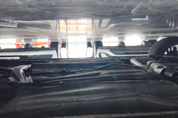 Used Bestune T77 2023 1.5T Automatic Luxury Model Right Side Sill