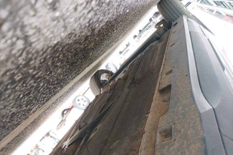 Used Bestune T77 2023 1.5T Automatic Luxury Model Right Side Sill