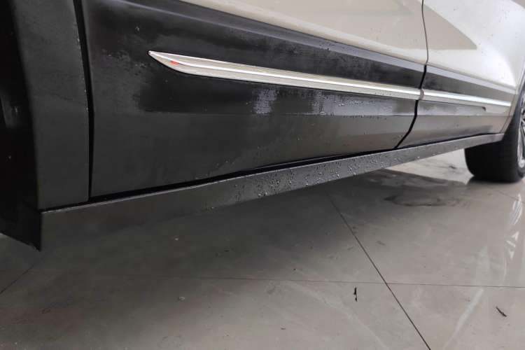 Used Bestune T77 2023 1.5T Automatic Luxury Model Right Side Sill