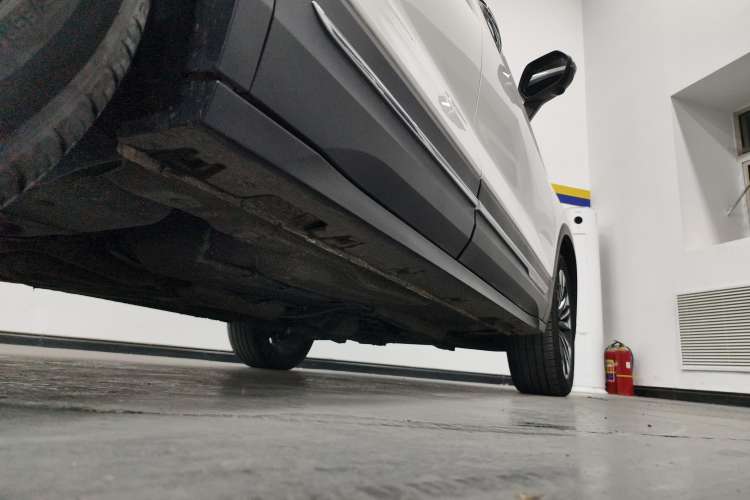 Used Bestune T77 2023 1.5T Automatic Luxury Model Right Side Sill