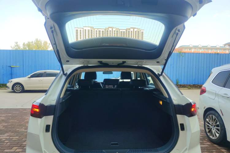 Used Bestune T77 2023 1.5T Automatic Luxury Model Trunk
