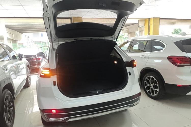 Used Bestune T77 2023 1.5T Automatic Luxury Model Trunk