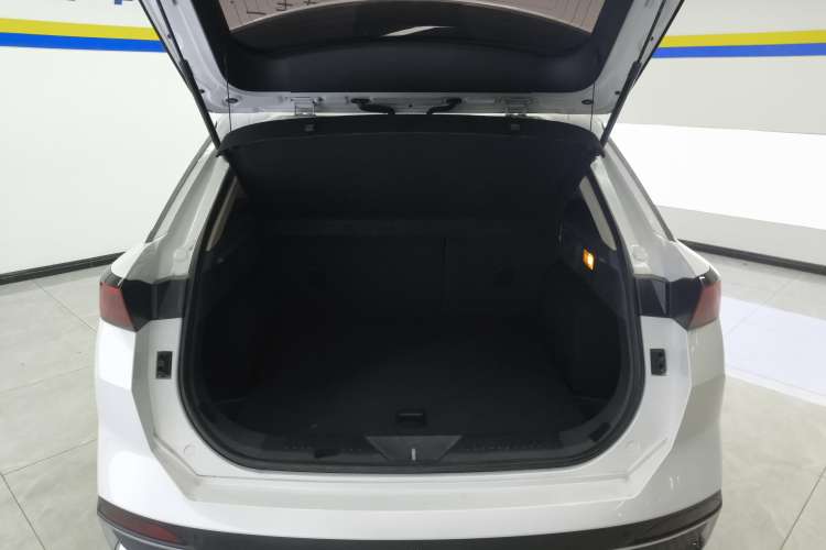 Used Bestune T77 2023 1.5T Automatic Premium Edition Trunk