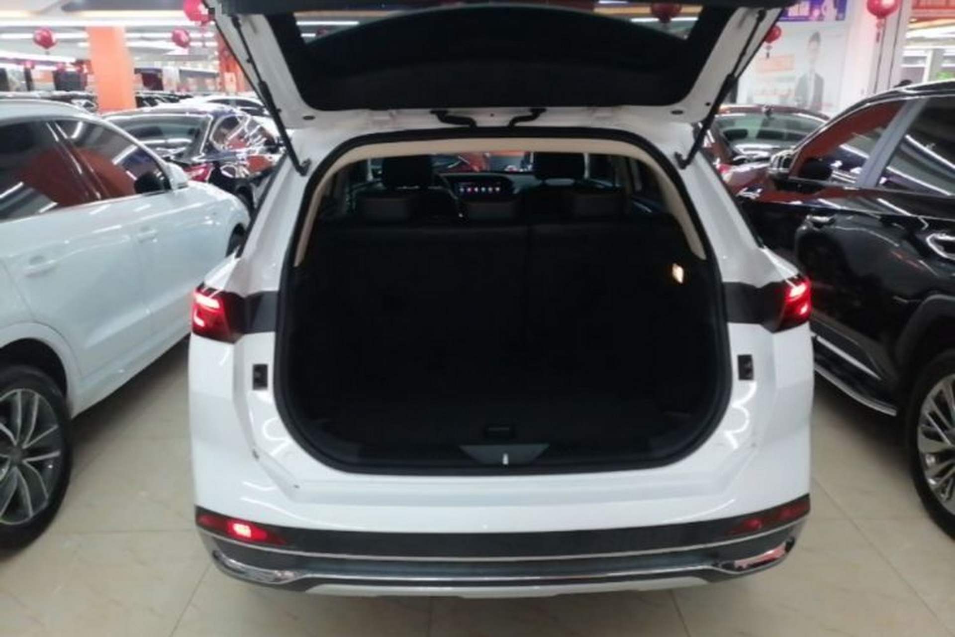 Used Bestune T77 2023 1.5T Automatic Luxury Model Trunk