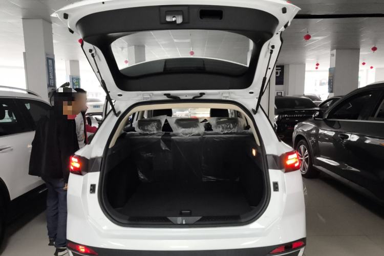 Used Bestune T77 2023 1.5T Automatic Luxury Model Trunk