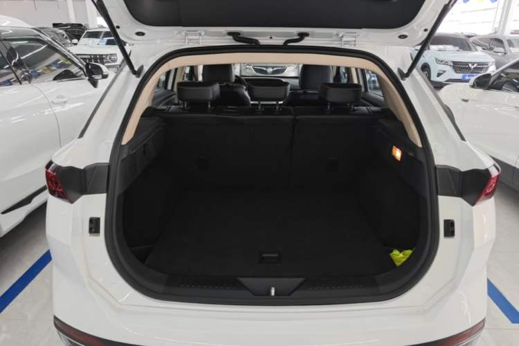 Used Bestune T77 2023 1.5T Automatic Luxury Model Trunk