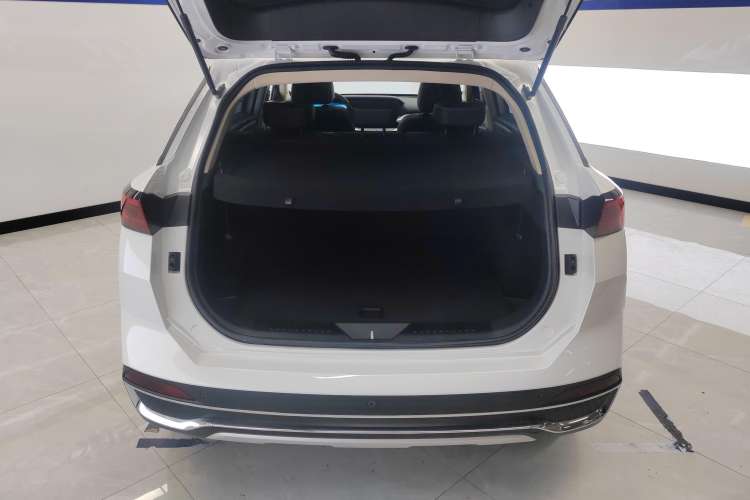 Used Bestune T77 2023 1.5T Automatic Luxury Model Trunk