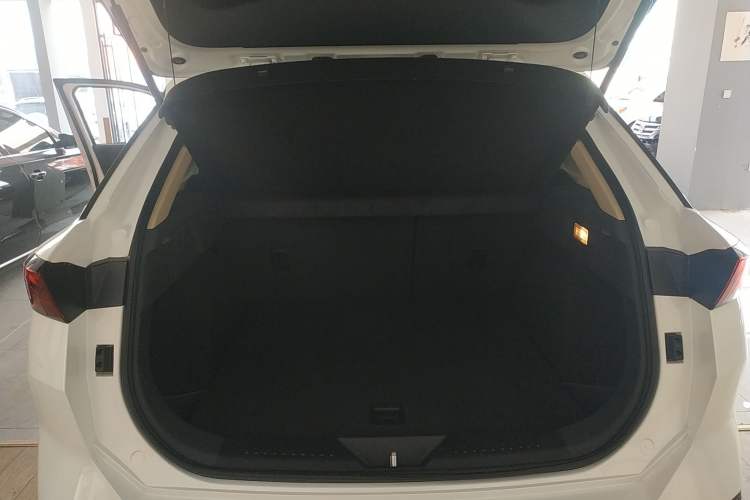 Used Bestune T77 2023 1.5T Automatic Luxury Model Trunk