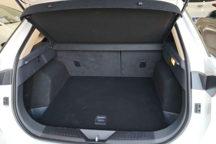 Used Bestune T77 2023 1.5T Automatic Luxury Model Trunk