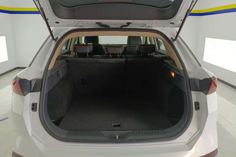 Used Bestune T77 2023 1.5T Automatic Luxury Model Trunk