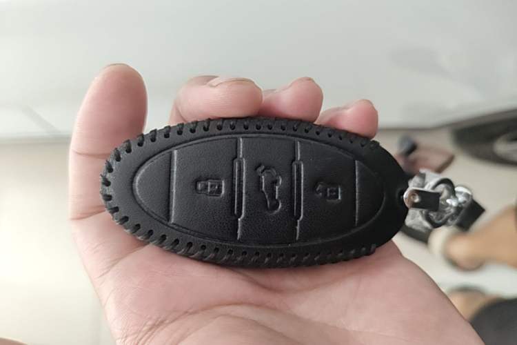Used Bestune T77 2023 1.5T Automatic Luxury Model Vehicle Key