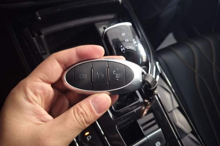 Used Bestune T77 2023 1.5T Automatic Luxury Model Vehicle Key