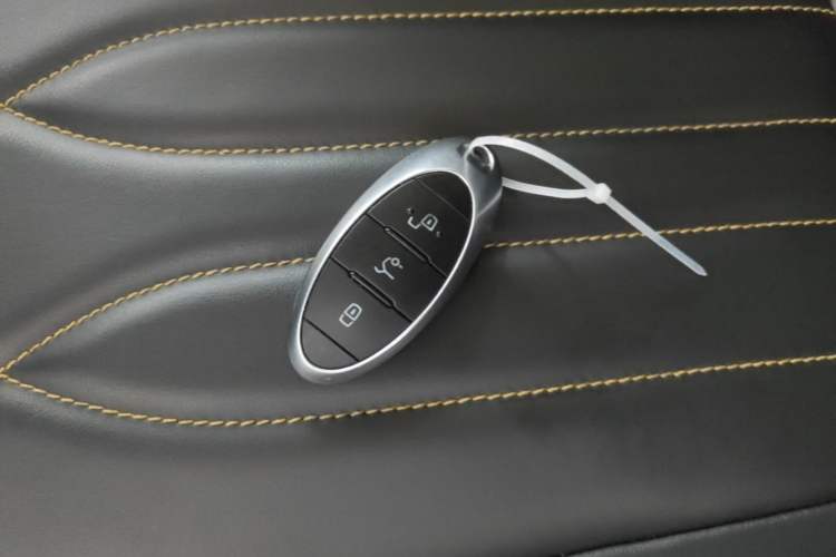 Used Bestune T77 2023 1.5T Automatic Luxury Model Vehicle Key