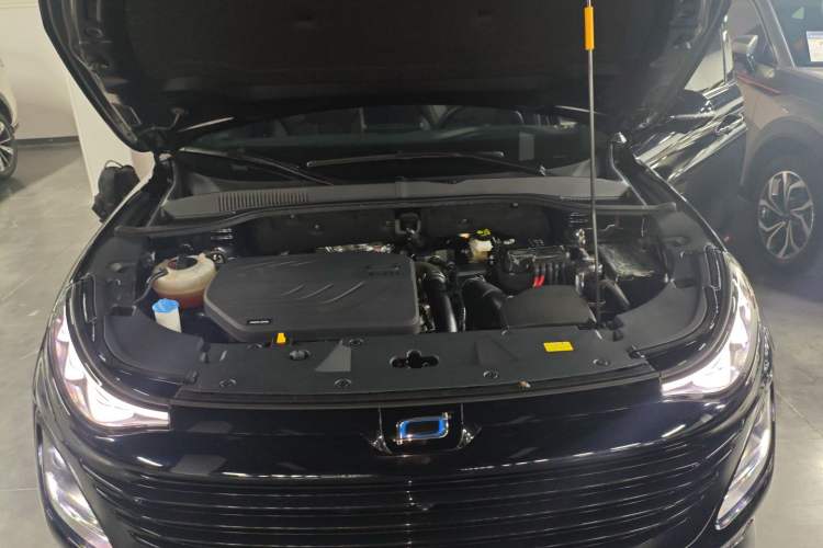 Used Bestune T90 2025 Dragon Edition 1.5T Enjoyment Model Black Knight Engine Bay