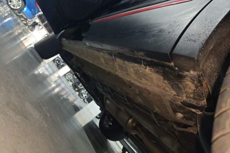 Used Bestune T90 2025 Dragon Edition 1.5T Enjoyment Model Black Knight Left Side Sill
